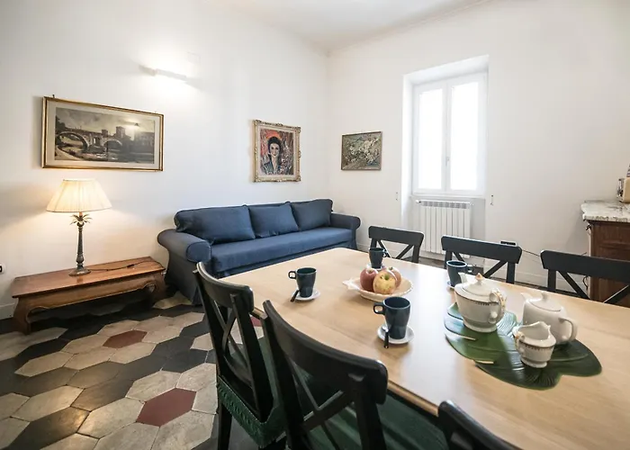 Navona Square Apartment *